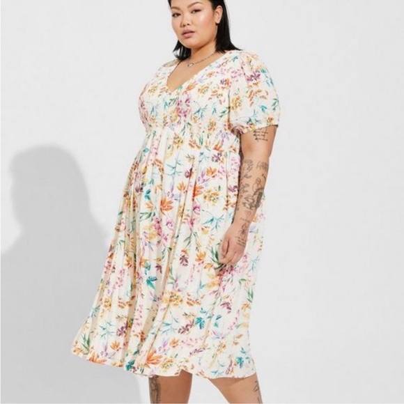 torrid Dresses & Skirts - Torrid 3X Dress Midi Floral Smocked Lined Floral Short Sleeve Pockets Textured